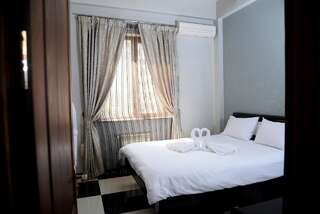 Отель Royal Plus Hotel Ереван Люкс с 2 спальнями-2