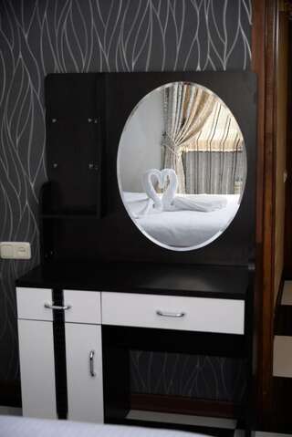 Отель Royal Plus Hotel Ереван Люкс с 2 спальнями-8